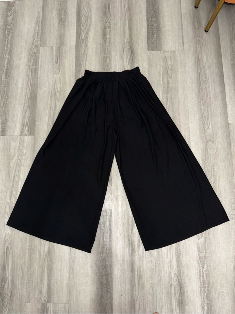 Forever 21 Black Wide-Leg Pleated Pants High Rise Relaxed Fit Poly Blend M